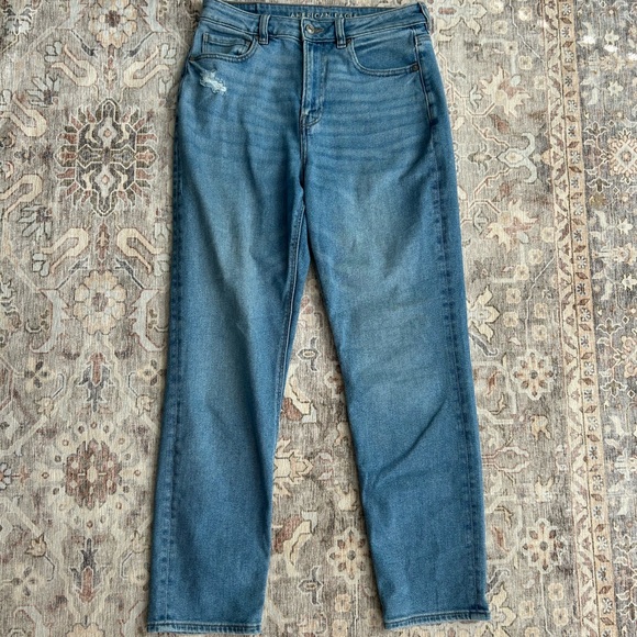 American Eagle Slim Fit Jeans in Medium Wash - Picture 1 of 4
